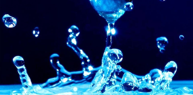 Вода изменяет свои физико-химические свойства и биологические функции