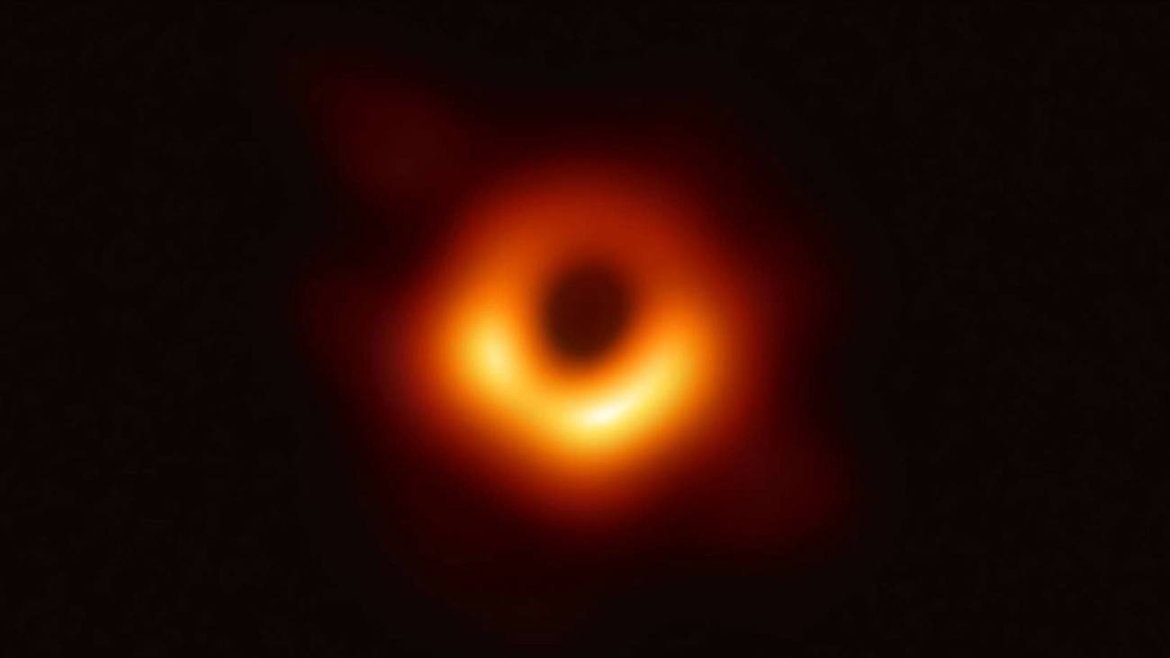 Shedding Light on the Black Hole 